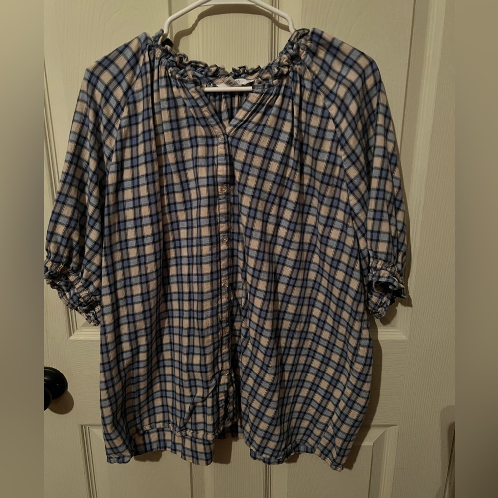 Time and Tru Navy and Beige Checkered Top